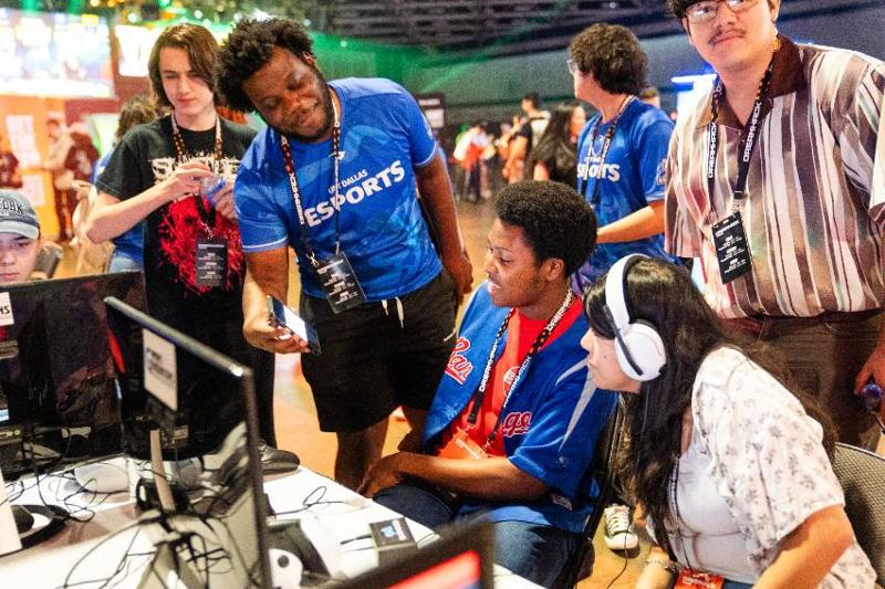 Caleb Simmons (second from left), Director of Esports