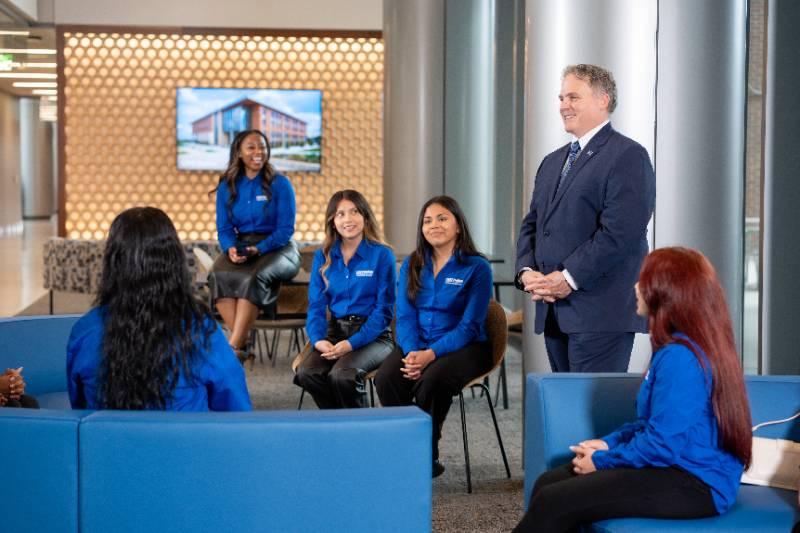 President von Eschenbach Meets with Presidential Scholars in the STEM Building